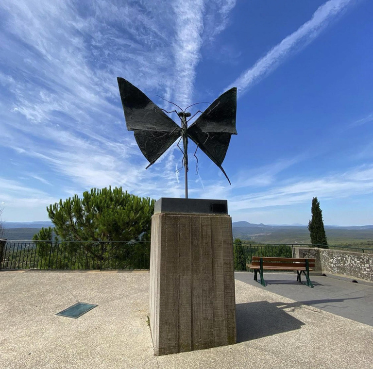 Bernard Buffet Official - A butterfly sculpture by Bernard Buffet in Tourtour, Var (approximate scale). 